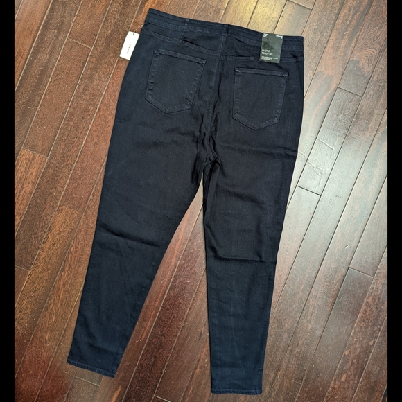 NWT J Brand Natasha High Rise Jeans in Penrose - Size 38 - Picture 8 of 12